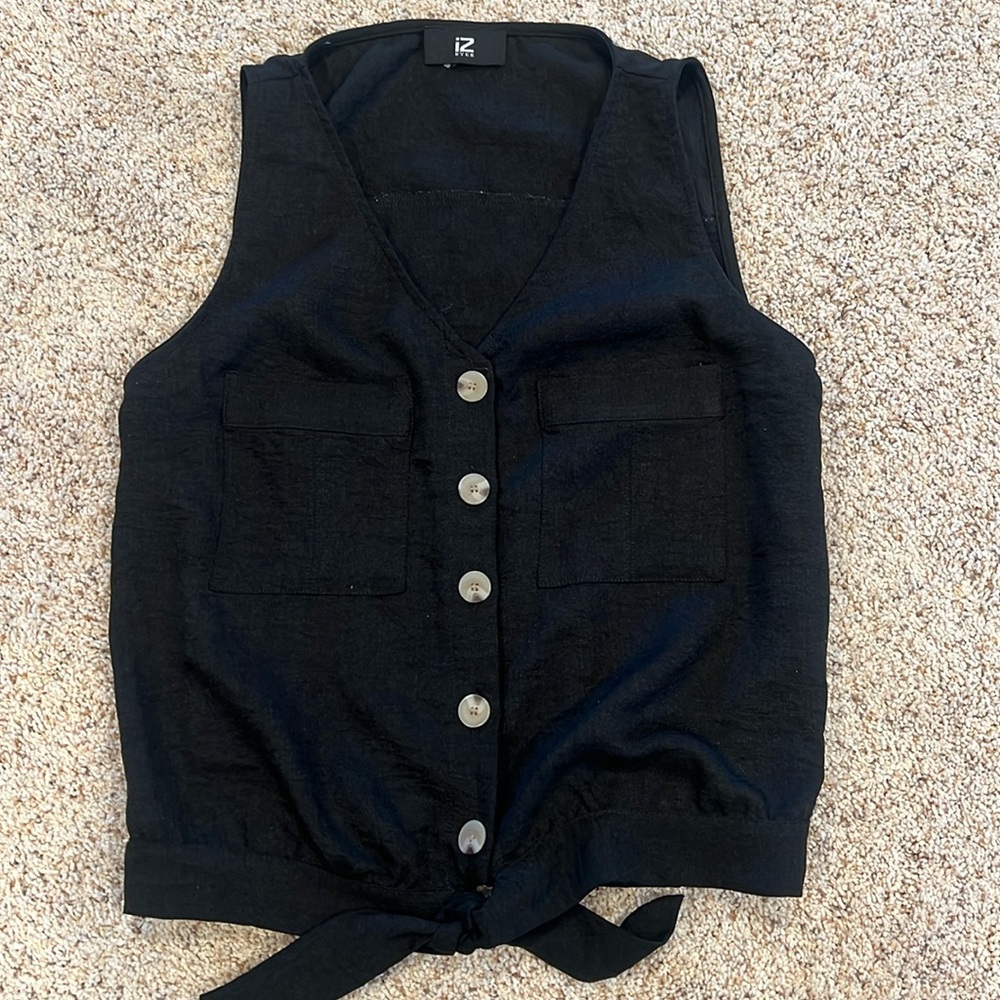 Women’s sleeveless top size XS
